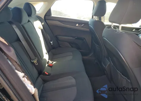 2022 Kia K5 Lxs из США, поврежденный, VIN 5XXG14J25NG144636